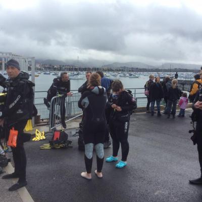 Attente du bateau pour une plongée qui s’avèrera très dure