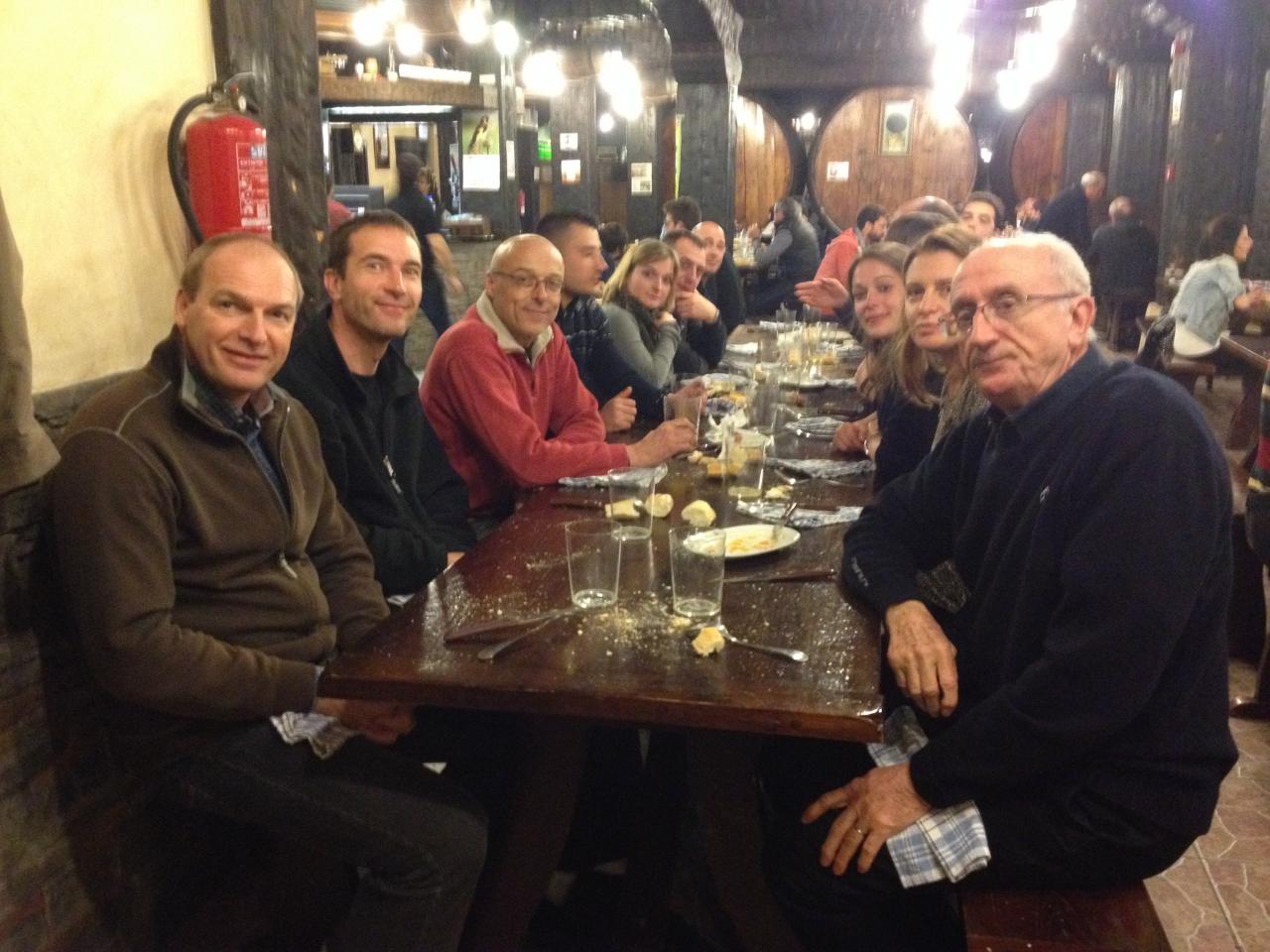 Repas dans une cidrerie en Espagne...
